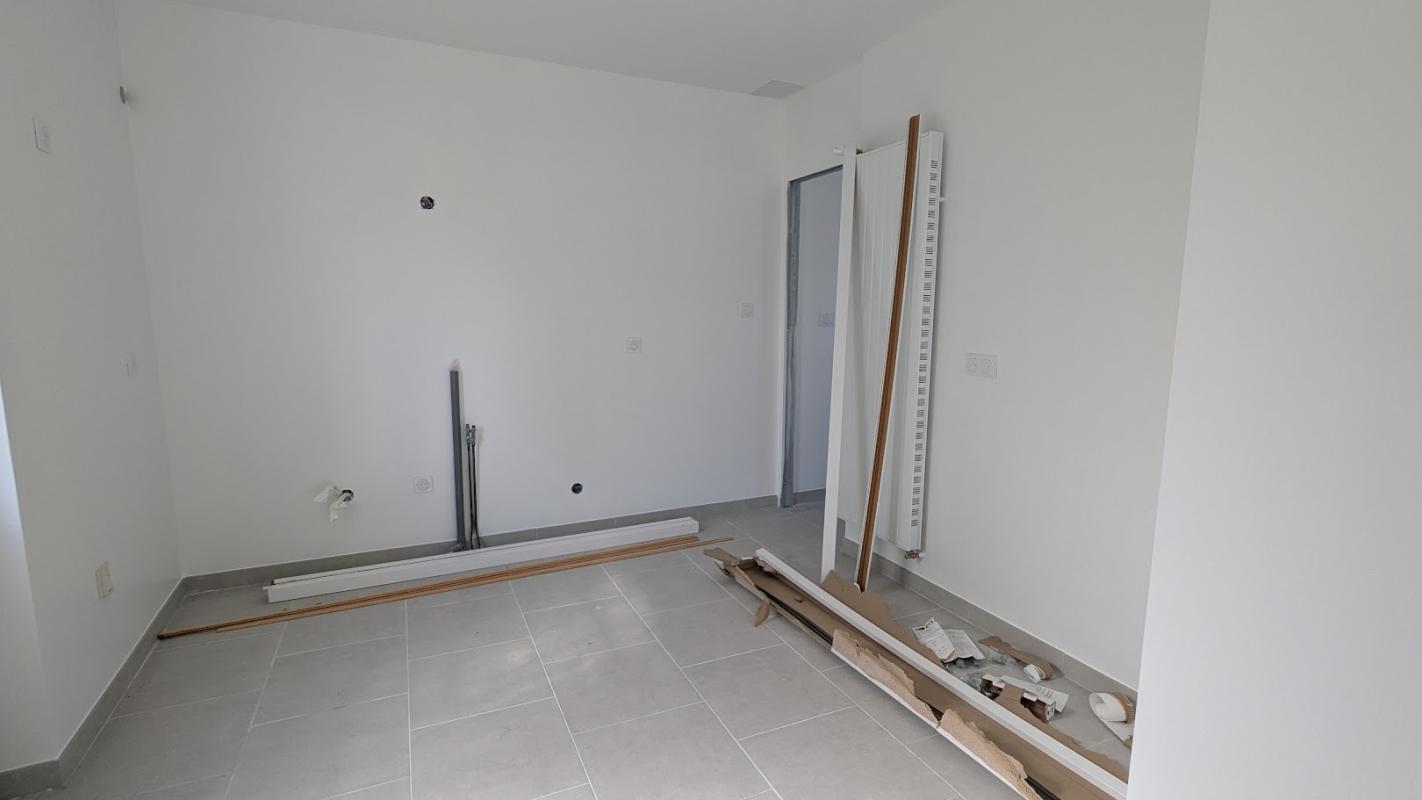 CHOUZE-SUR-LOIRE Chouzé sur Loire .Ensemble immobilier de 7 logements indépendants.430 M2 au total 14