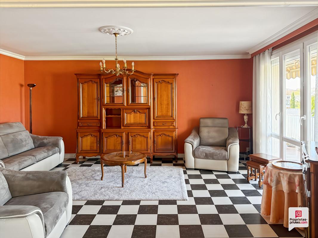 SABLE-SUR-SARTHE Appartement Sable Sur Sarthe 5 pièce(s) 84 m2 4