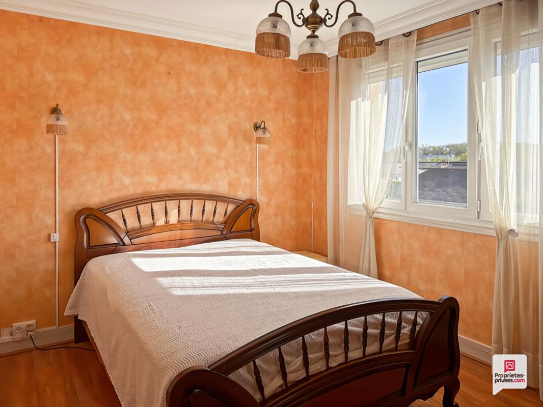 SABLE-SUR-SARTHE Appartement Sable Sur Sarthe 5 pièce(s) 84 m2 5