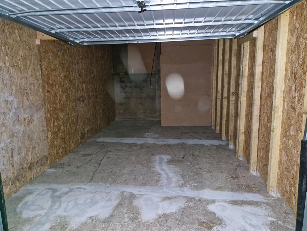 SAINT-JUST-EN-CHEVALET SAINT JUST EN CHEVALET - GARAGE 1