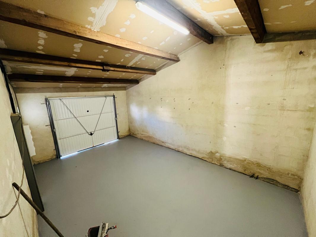 SAINT-MITRE-LES-REMPARTS Maison Saint Mitre Les Remparts 4 pièces 113 m2 11