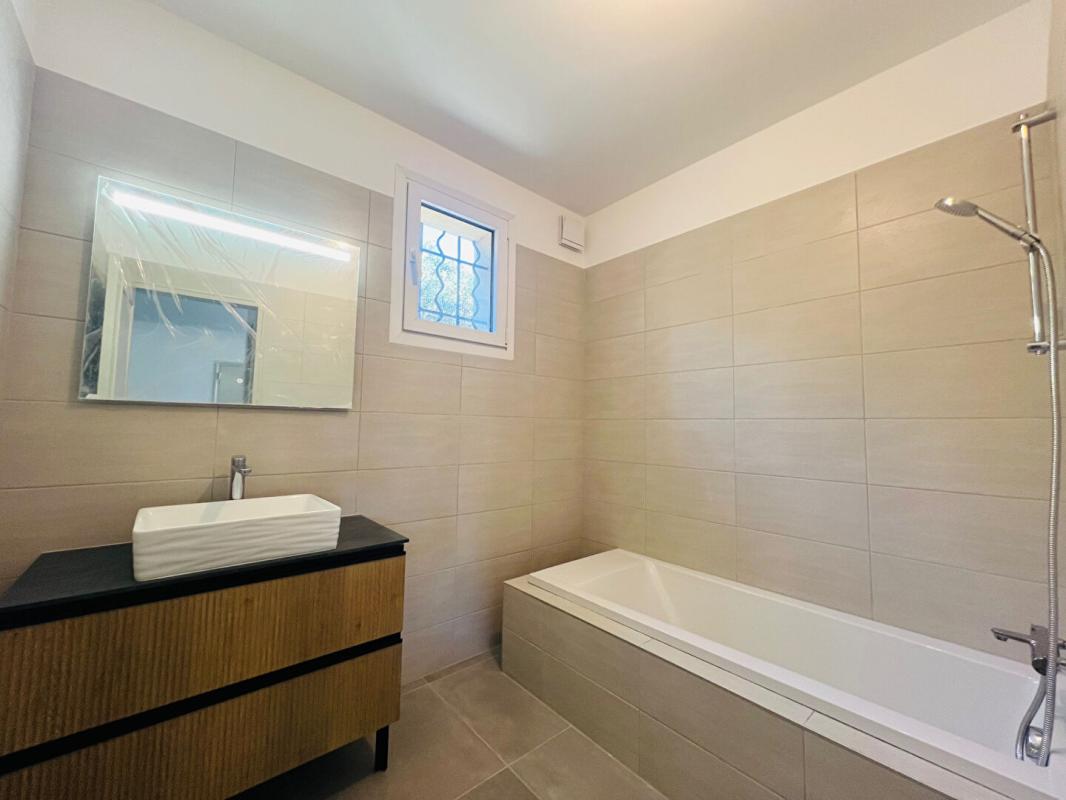 SAINT-MITRE-LES-REMPARTS Maison Saint Mitre Les Remparts 4 pièces 113 m2 6