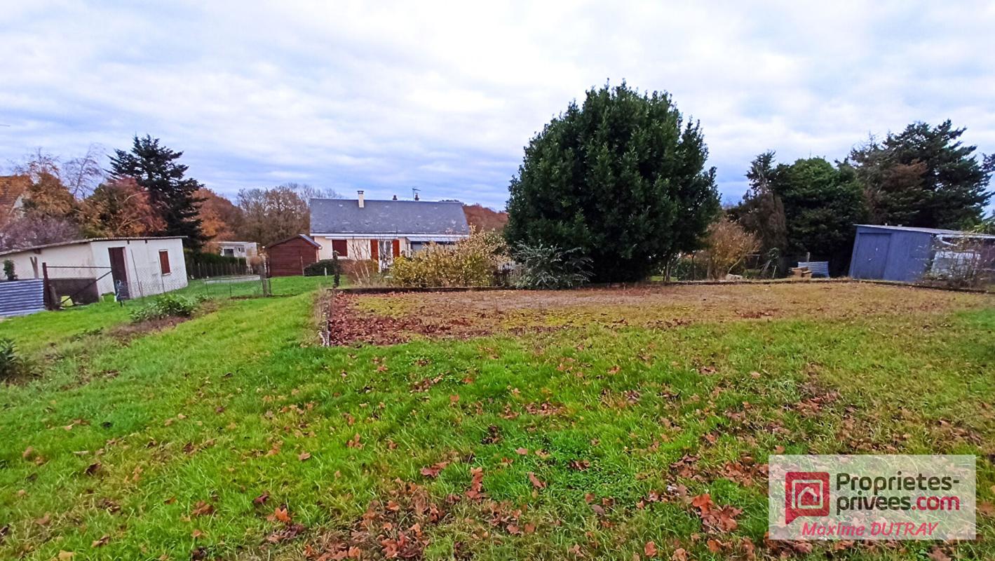 CHATEAU-RENAULT Terrain constructible, 2100m² 2