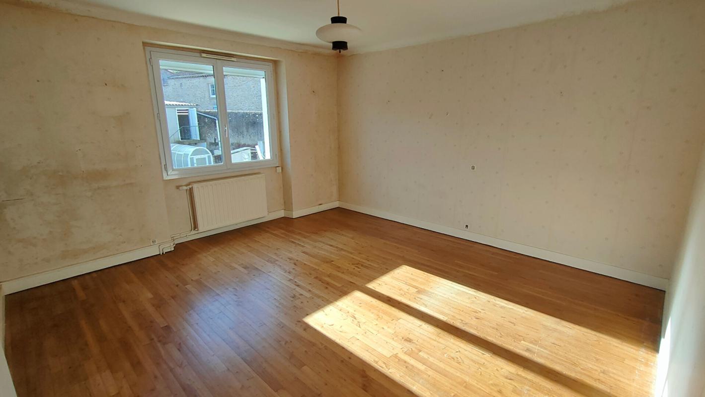 MORTAGNE-SUR-SEVRE Maison Mortagne sur Sèvre 4 pièces 89 m2 6
