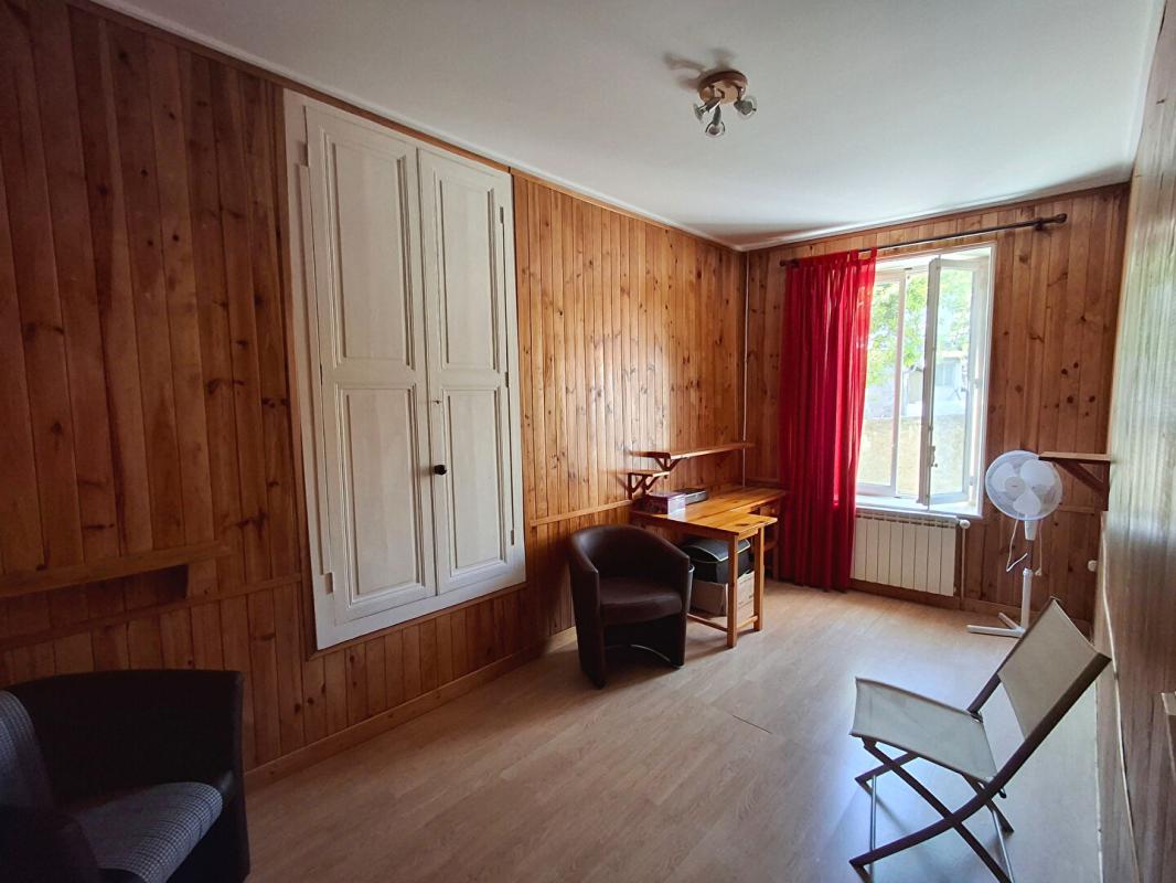 GIVORS GIVORS CENTRE au calme  Maison de ville 11