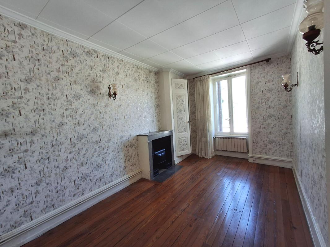 GIVORS GIVORS CENTRE au calme  Maison de ville 15