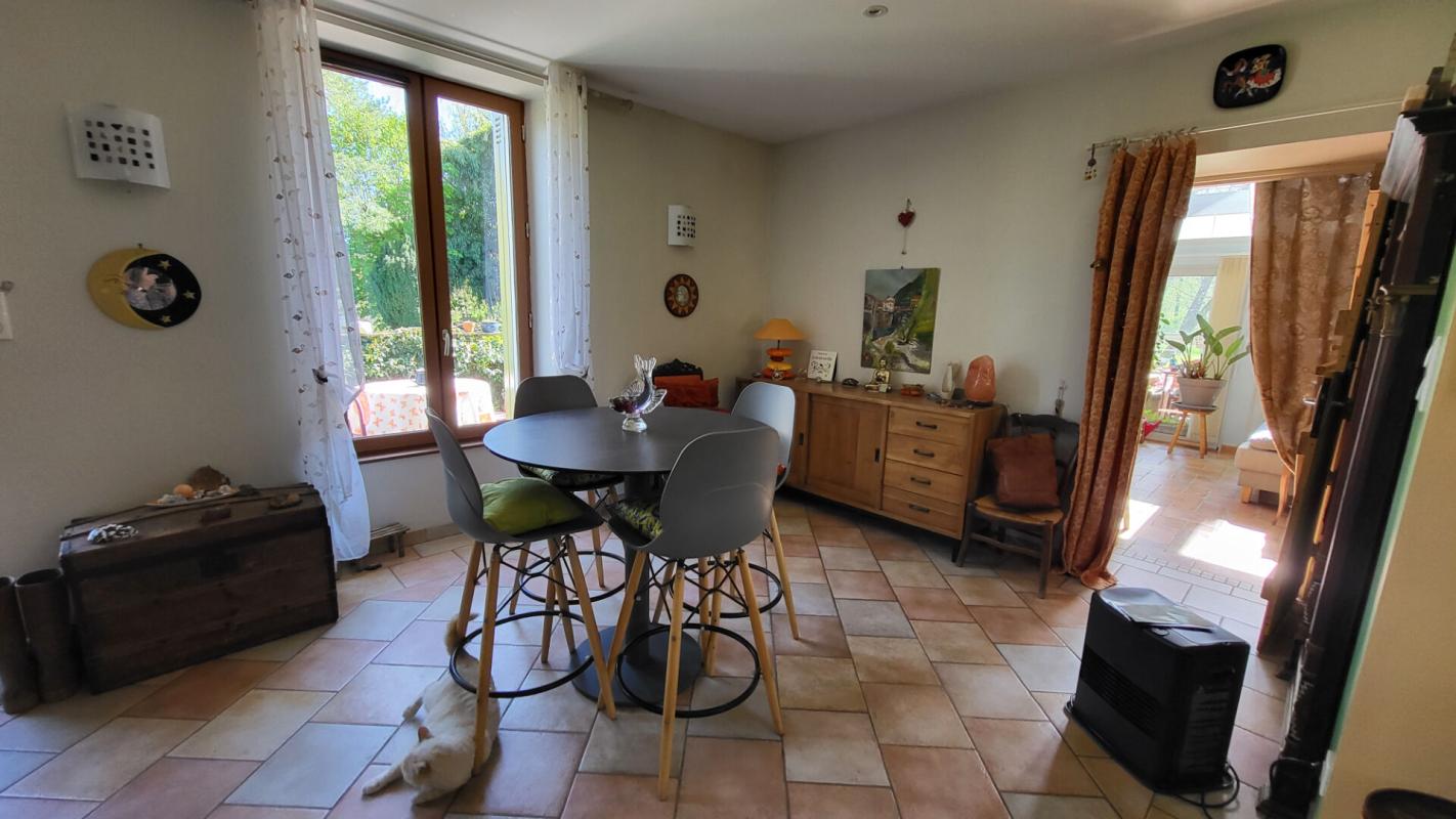 RAZAC-SUR-L'ISLE 24430 Maison  style année 30  rénovée proche Périgueux  5 pièces 122 m2  joli jardin bordé par la rivière 8