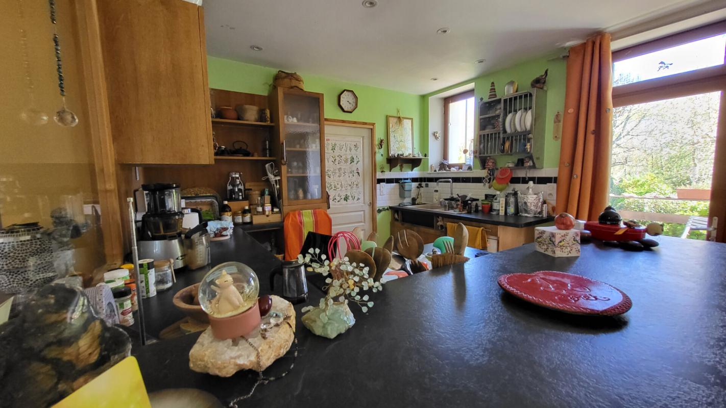 RAZAC-SUR-L'ISLE 24430 Maison  style année 30  rénovée proche Périgueux  5 pièces 122 m2  joli jardin bordé par la rivière 9