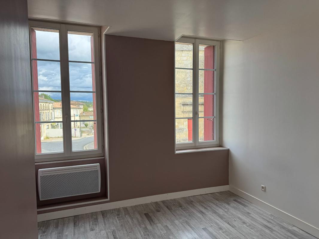 TARGON Appartement T3 avec terrasse Targon 10