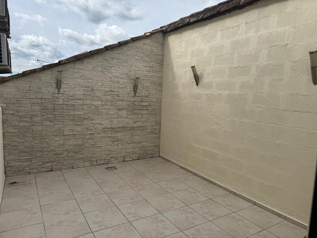 TARGON Appartement T3 avec terrasse Targon 6