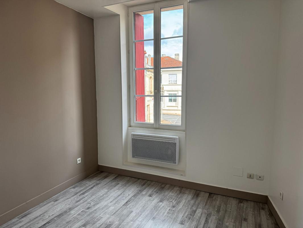 TARGON Appartement T3 avec terrasse Targon 8