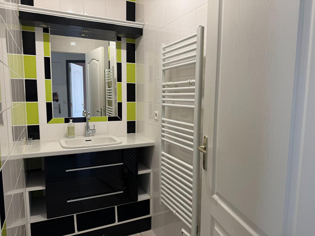 TARGON Appartement T3 avec terrasse Targon 9