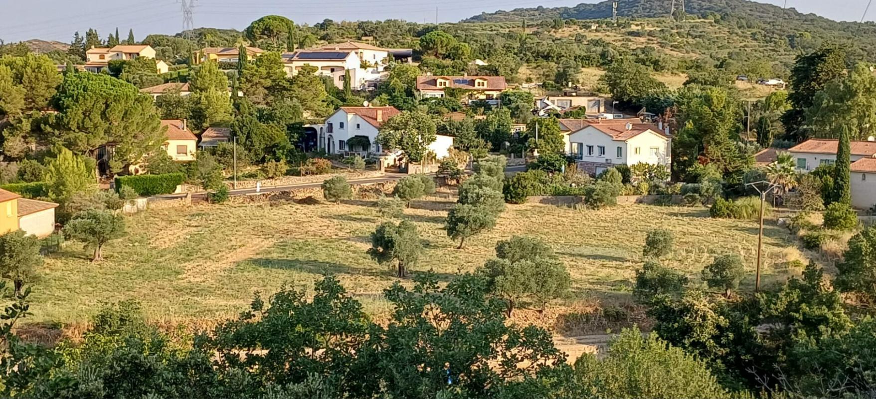 GABIAN Terrain constructible viabilisé de 670 m2 1