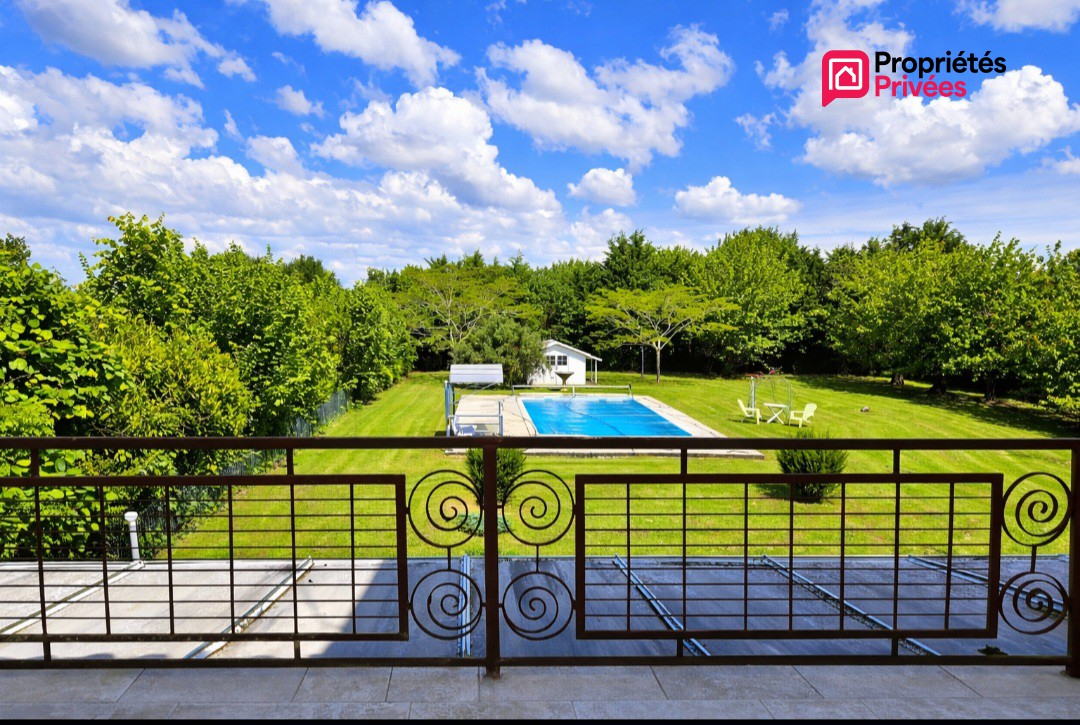 SAINTE-LIVRADE-SUR-LOT Maison de caractère en pierre 350 m² - 4 chambres - piscine chauffée - parc 3500 m² 2