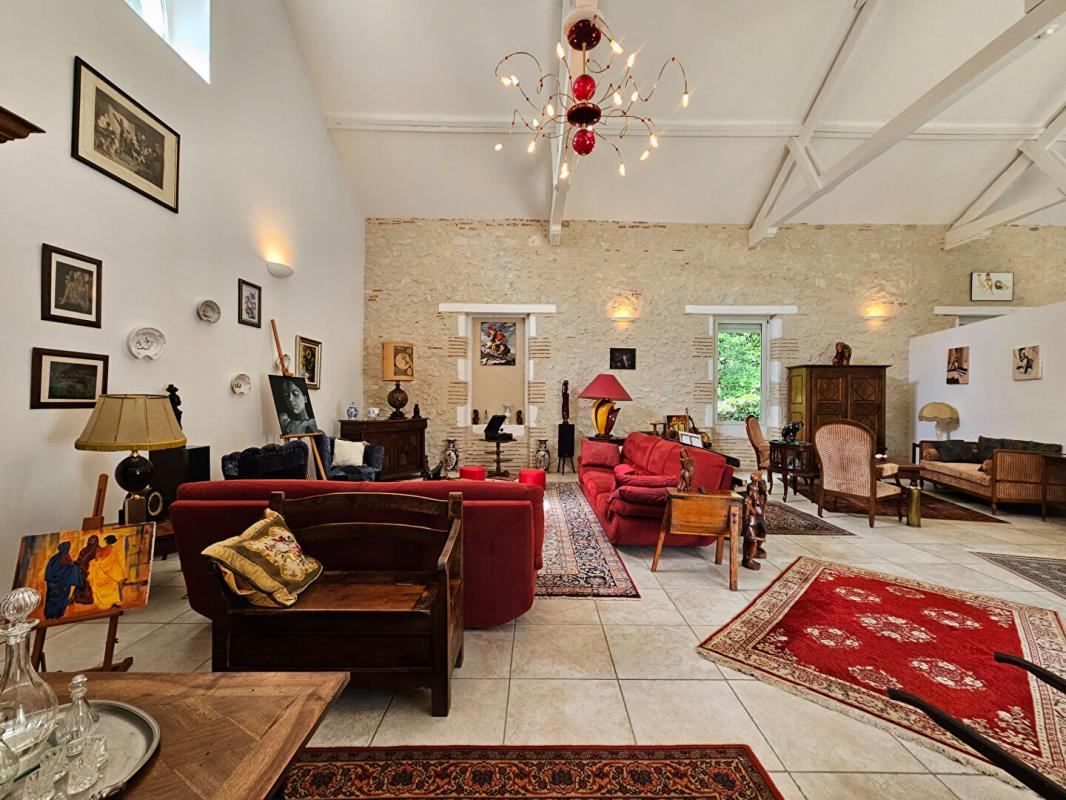 SAINTE-LIVRADE-SUR-LOT Maison de caractère en pierre 350 m² - 4 chambres - piscine chauffée - parc 3500 m² 4