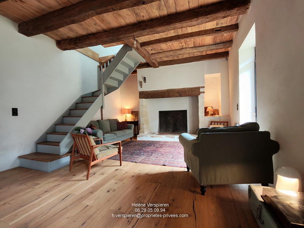 BEYNAC-ET-CAZENAC Maison 3 pièce(s) 99.54 m2 Dépendances 211 m2 terrain 3518 m2 6