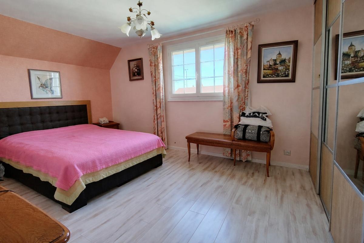 SAINT-DENIS-LES-PONTS Maison Saint Denis Les Ponts 5 pièces 140 m2 6