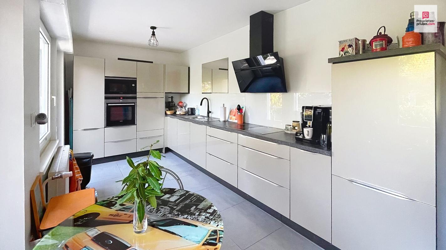 RIEDISHEIM Maison de ville à Riedisheim 6 pièces de 140 m2 1