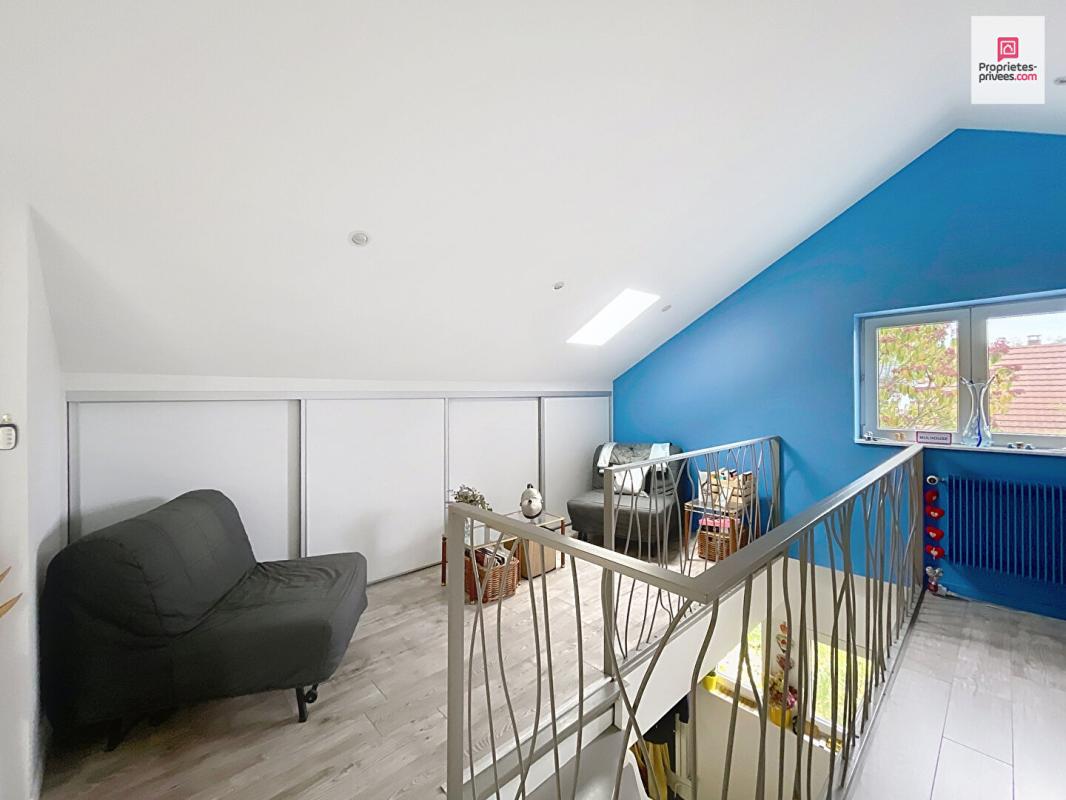 RIEDISHEIM Maison de ville à Riedisheim 6 pièces de 140 m2 12