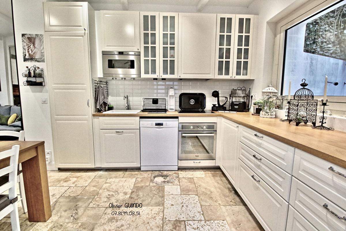 LANSARGUES Maison 4 pièces de 98 m2 avec patio et bassin de relaxation 2