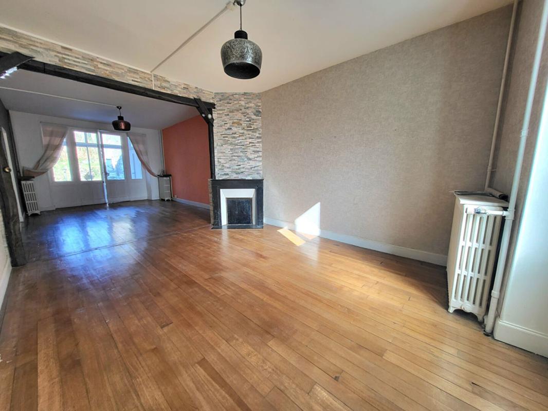 ETAMPES Maison de ville bourgeoise - 5 chambres - Grande grange et jardin paysagé 4