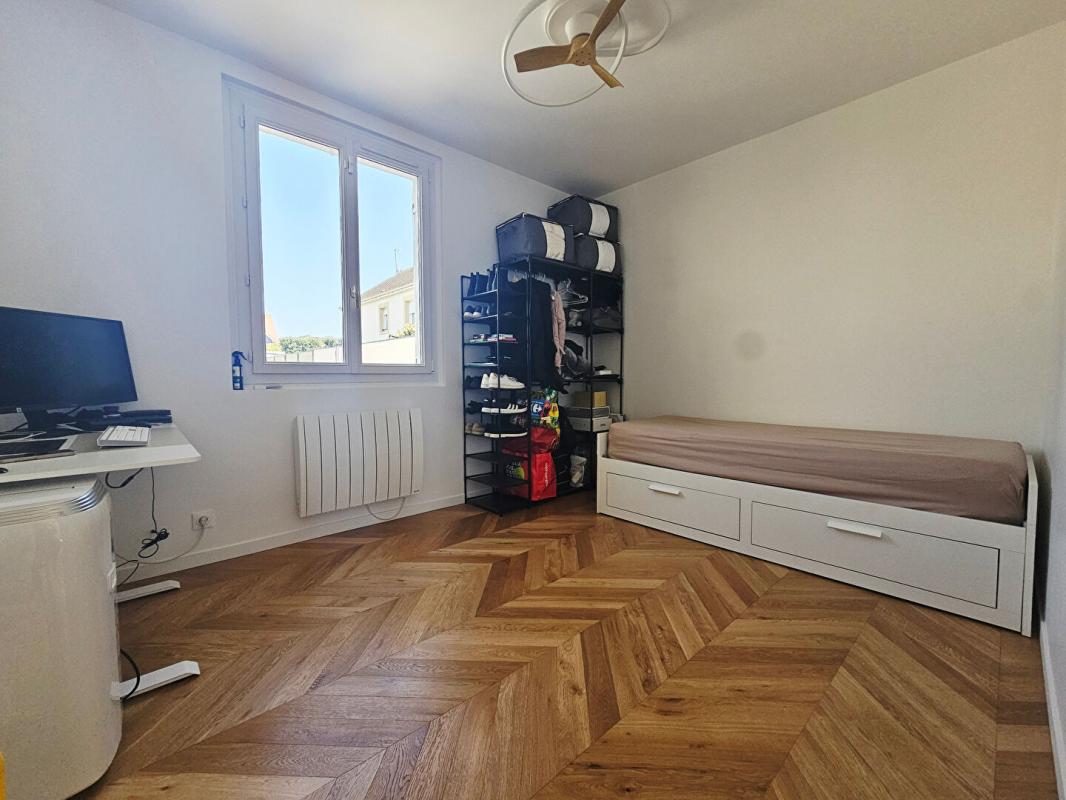 TAVERNY * ENTIÈREMENT RÉNOVÉE, PROCHE GARE ET TOUTES COMMODITÉS * 11