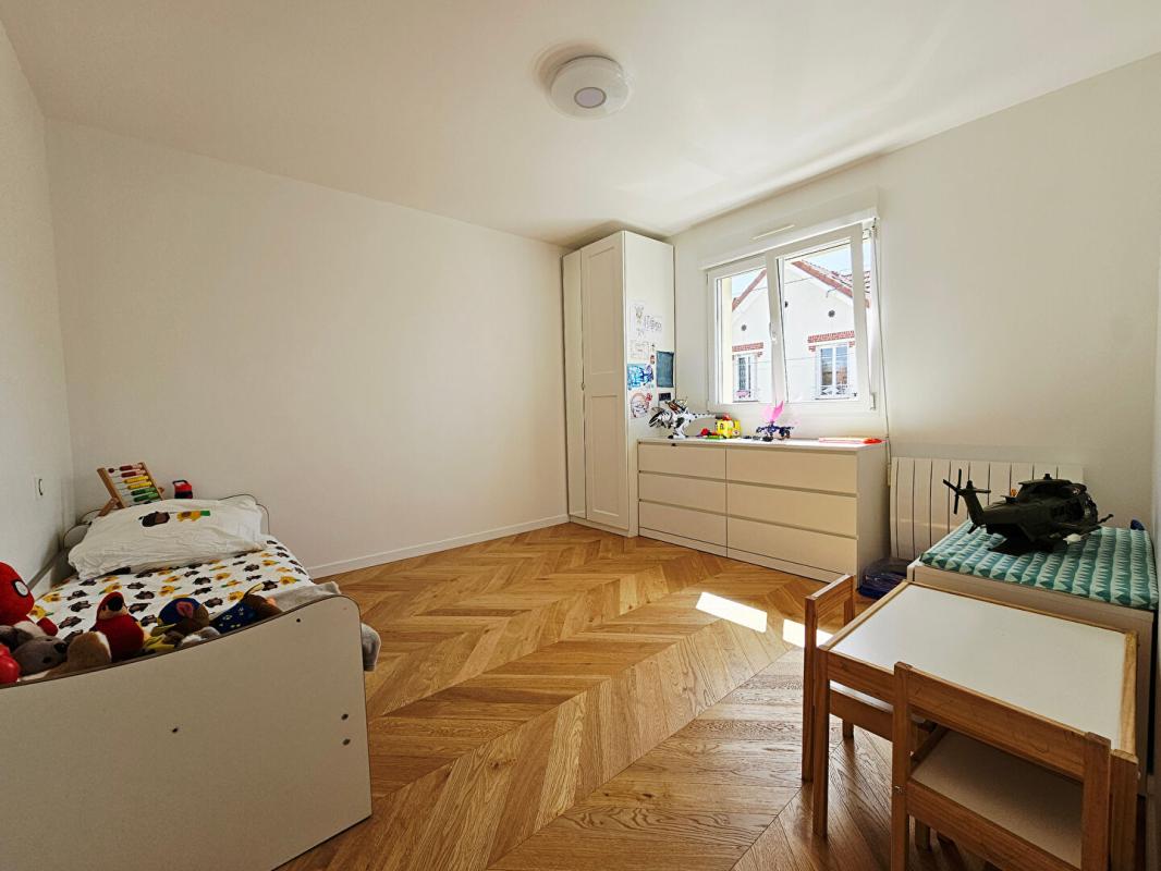 TAVERNY * ENTIÈREMENT RÉNOVÉE, PROCHE GARE ET TOUTES COMMODITÉS * 13