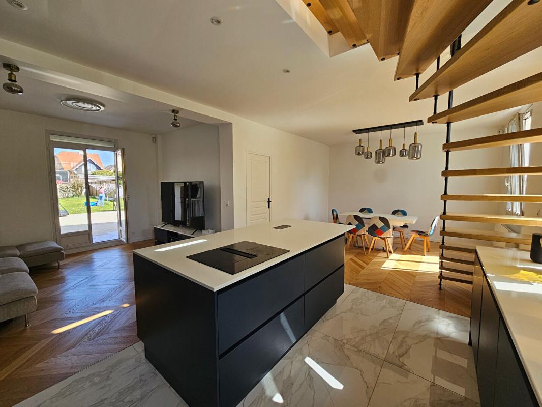 TAVERNY * ENTIÈREMENT RÉNOVÉE, PROCHE GARE ET TOUTES COMMODITÉS * 2