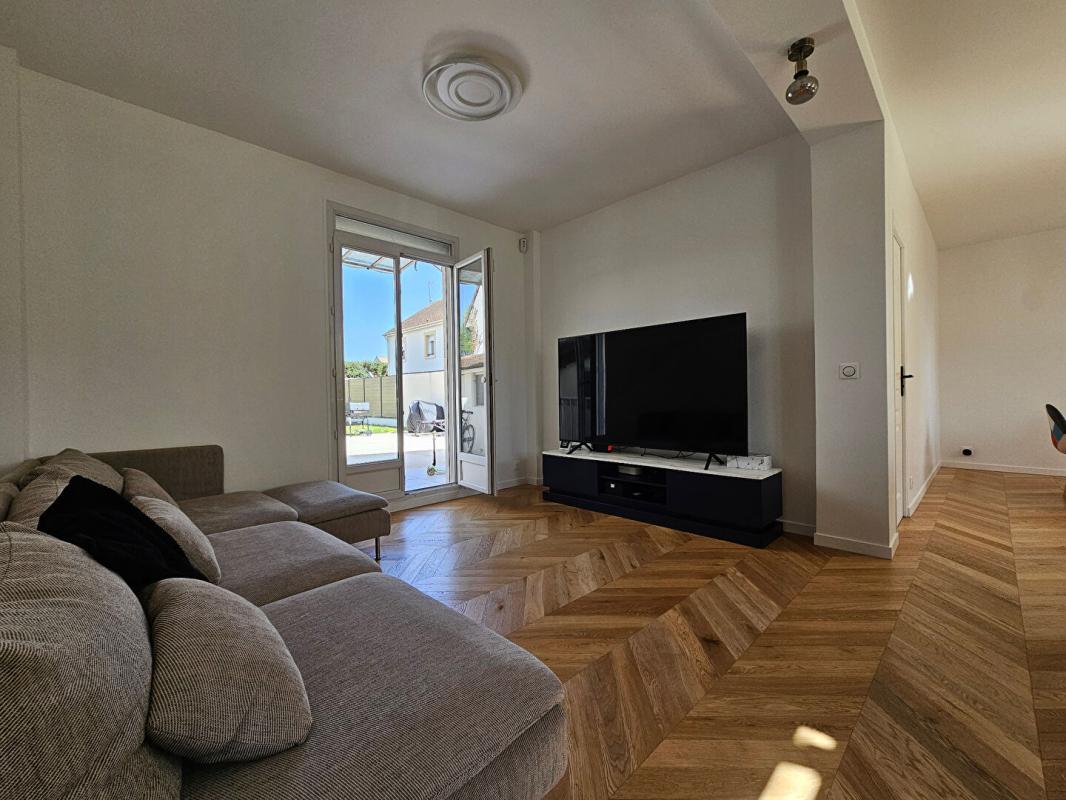 TAVERNY * ENTIÈREMENT RÉNOVÉE, PROCHE GARE ET TOUTES COMMODITÉS * 6