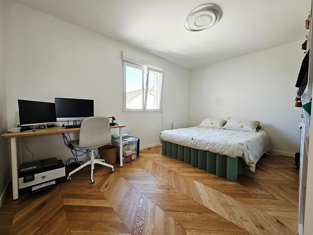 TAVERNY * ENTIÈREMENT RÉNOVÉE, PROCHE GARE ET TOUTES COMMODITÉS * 7