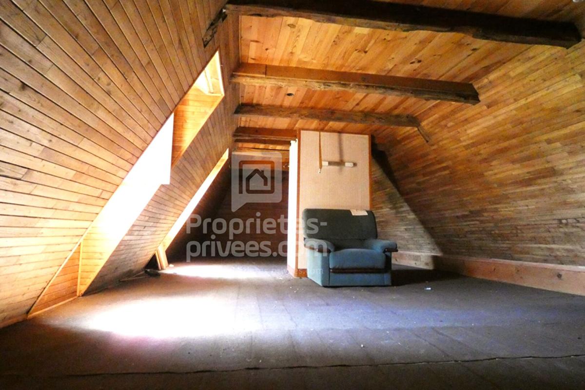 LAMOTHE-CASSEL Maison ancienne à restaurer, fort potentiel + Jardin 2000 m² 14