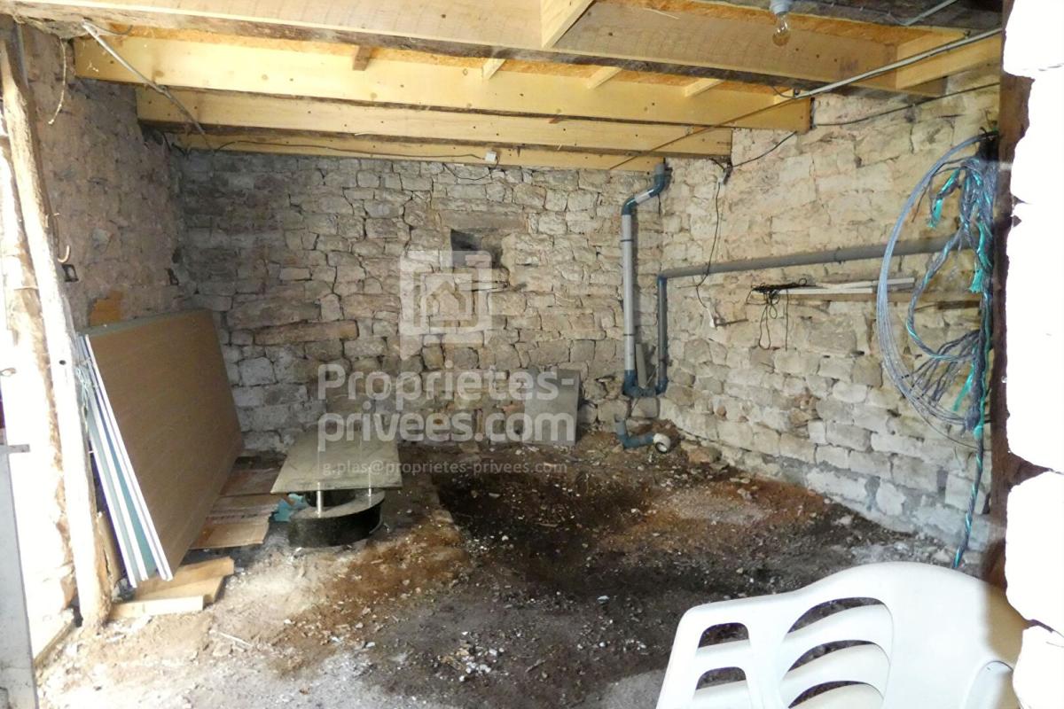 LAMOTHE-CASSEL Maison ancienne à restaurer, fort potentiel + Jardin 2000 m² 17