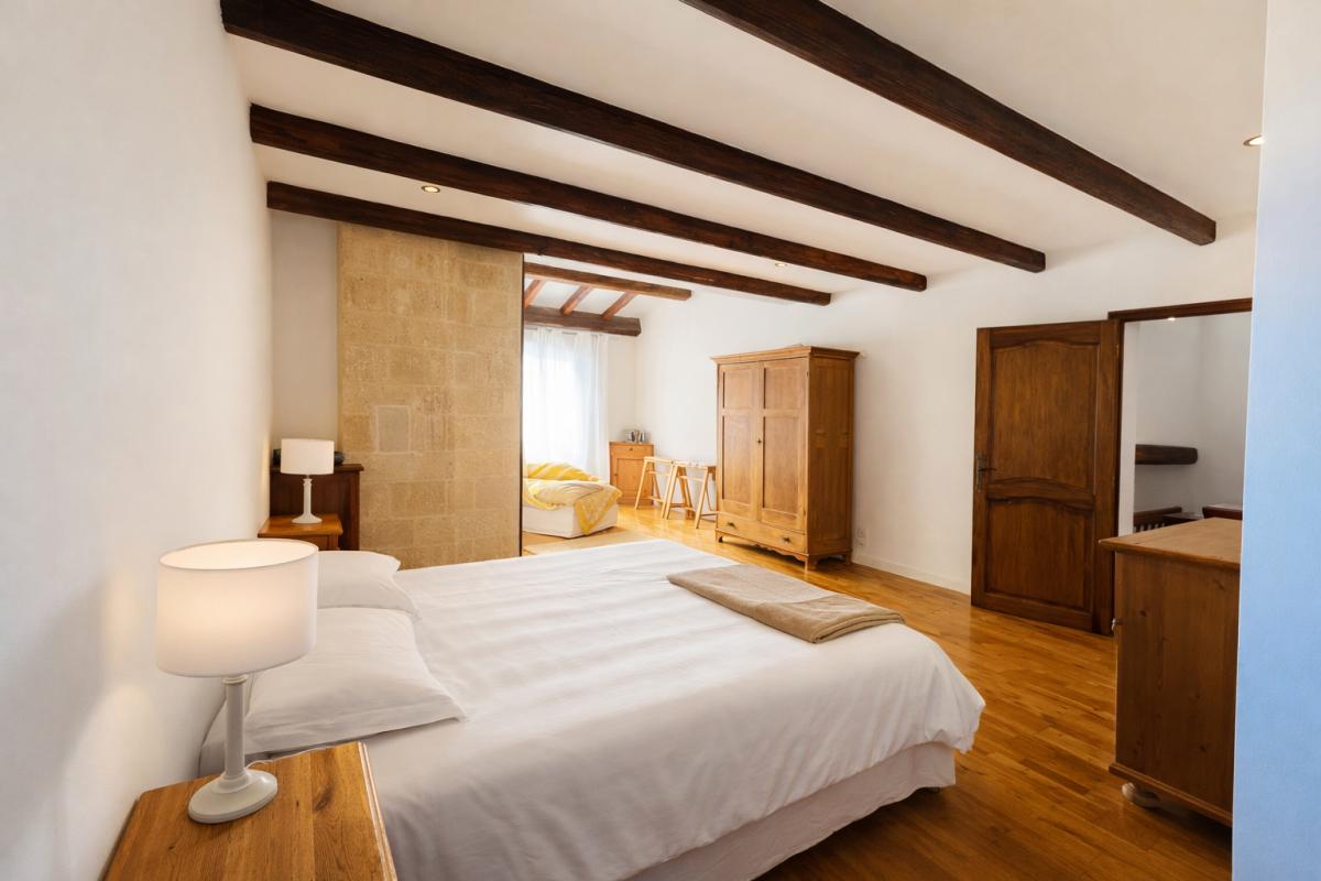 SAINT-MITRE-LES-REMPARTS Maison 7 pièces 208 m2 6