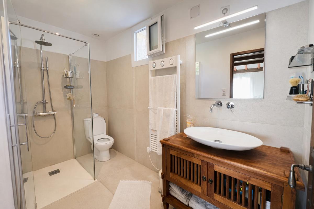 SAINT-MITRE-LES-REMPARTS Maison 7 pièces 208 m2 7