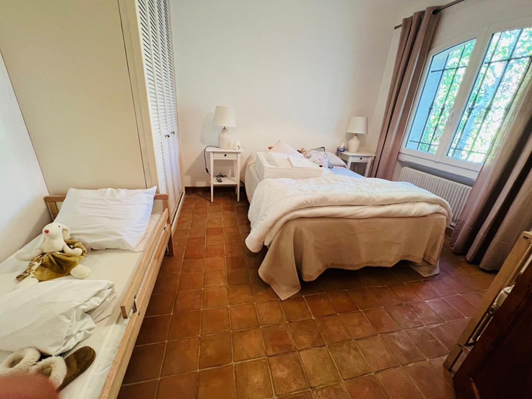 SAINT-MITRE-LES-REMPARTS Maison 7 pièces 208 m2 9