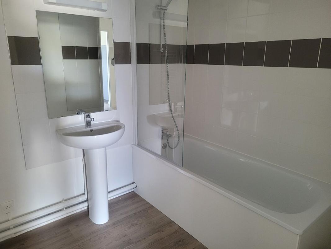 RINXENT Appartement Rinxent 2 pièce(s) 48 m2 avec terrasse  6m² et parking 6