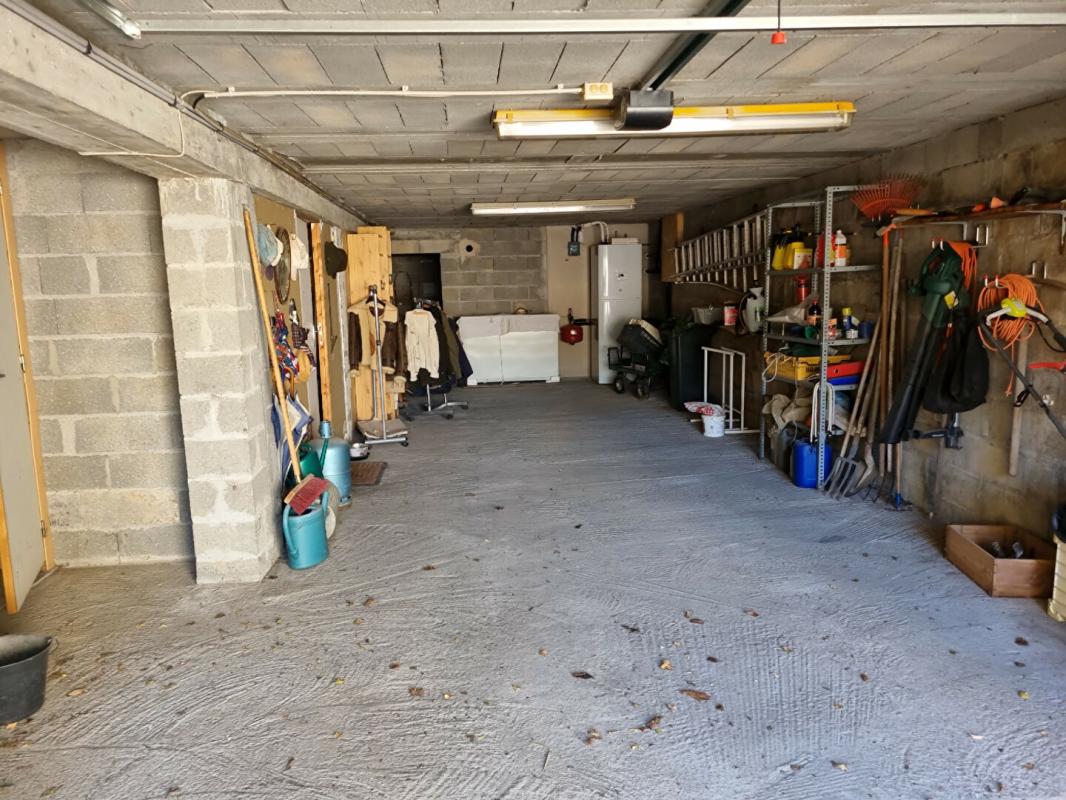 LES BORDES PAVILLON 3 chambres  +  SOUS SOL 15