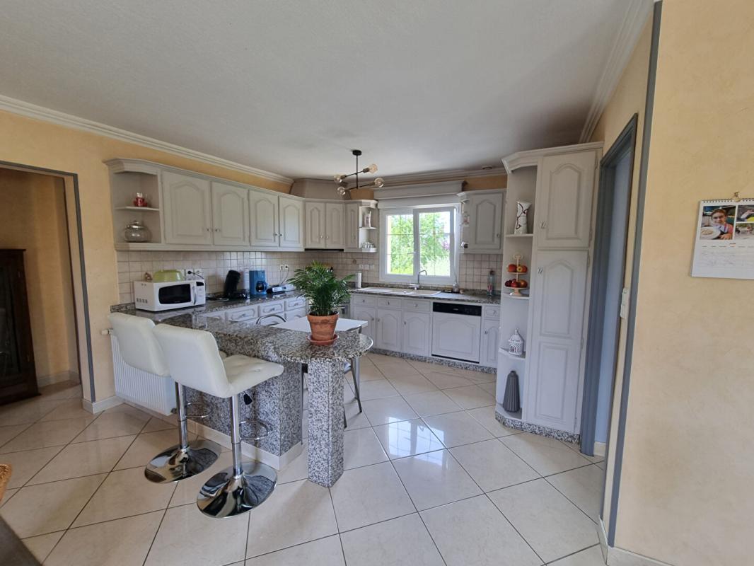 LES BORDES PAVILLON 3 chambres  +  SOUS SOL 5