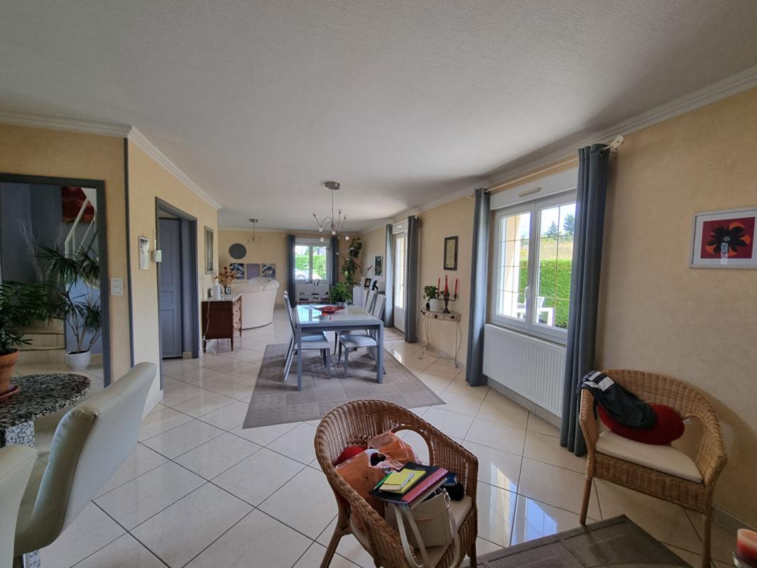 LES BORDES PAVILLON 3 chambres  +  SOUS SOL 8