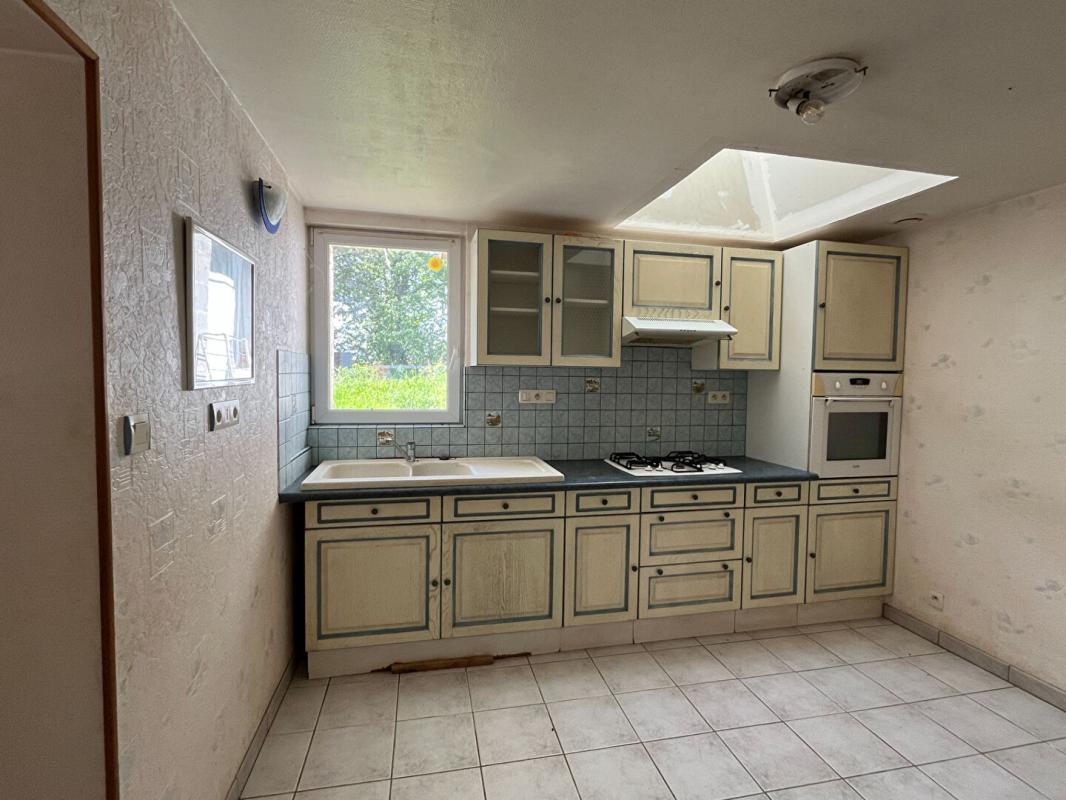 LAVAUSSEAU Maison de 120 m2 secteur Boivre la vallée, 4 chambres  , jardin de 1900 m2,  dépendances 12