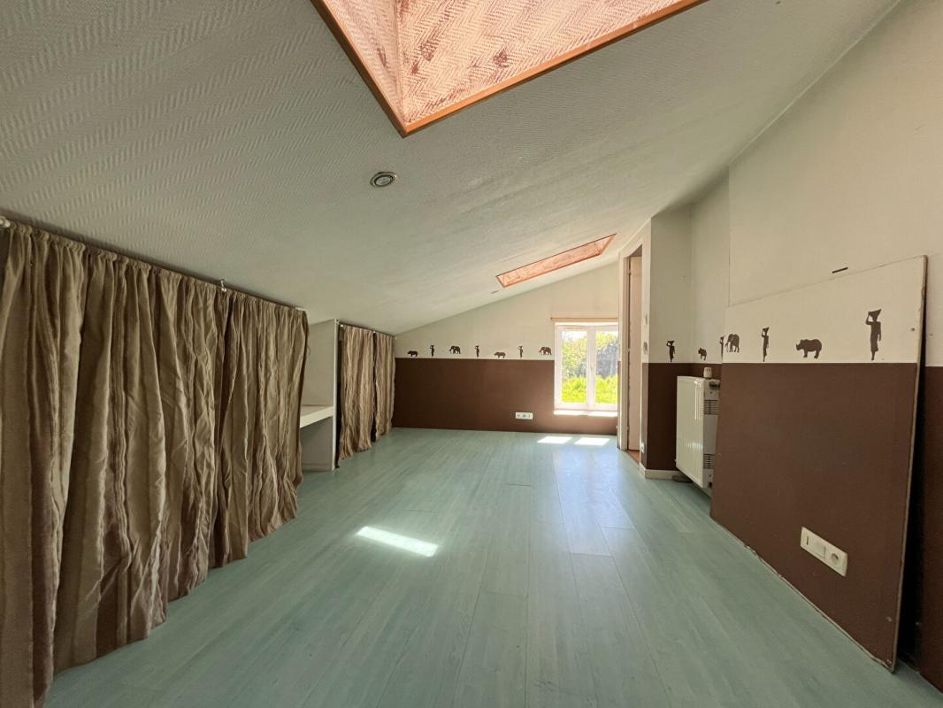 LAVAUSSEAU Maison de 120 m2 secteur Boivre la vallée, 4 chambres  , jardin de 1900 m2,  dépendances 4