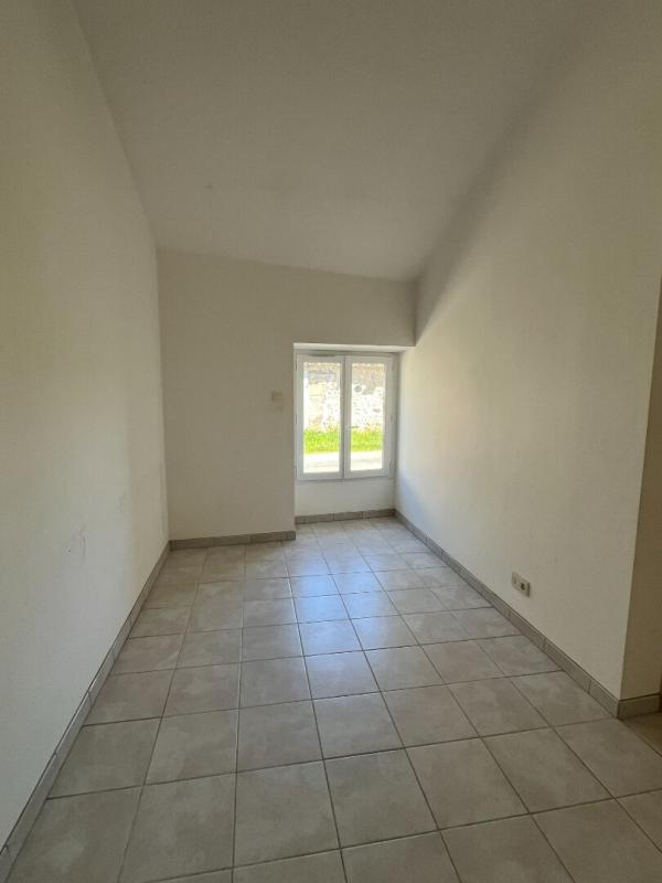 LAVAUSSEAU Maison de 120 m2 secteur Boivre la vallée, 4 chambres  , jardin de 1900 m2,  dépendances 8