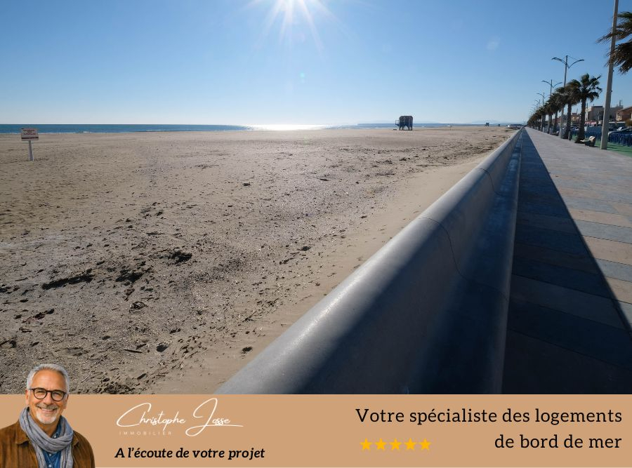 PORT-LA-NOUVELLE Ensemble immobilier avec cour intérieure et roof top vue Robine 10