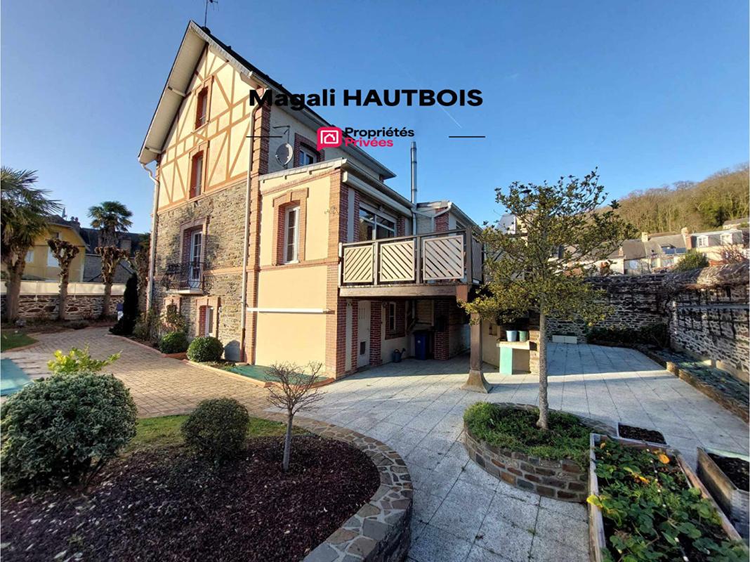 SAINT-JEAN-LE-THOMAS Villa Saint Jean Le Thomas 10 pièce(s) 220 m2 12