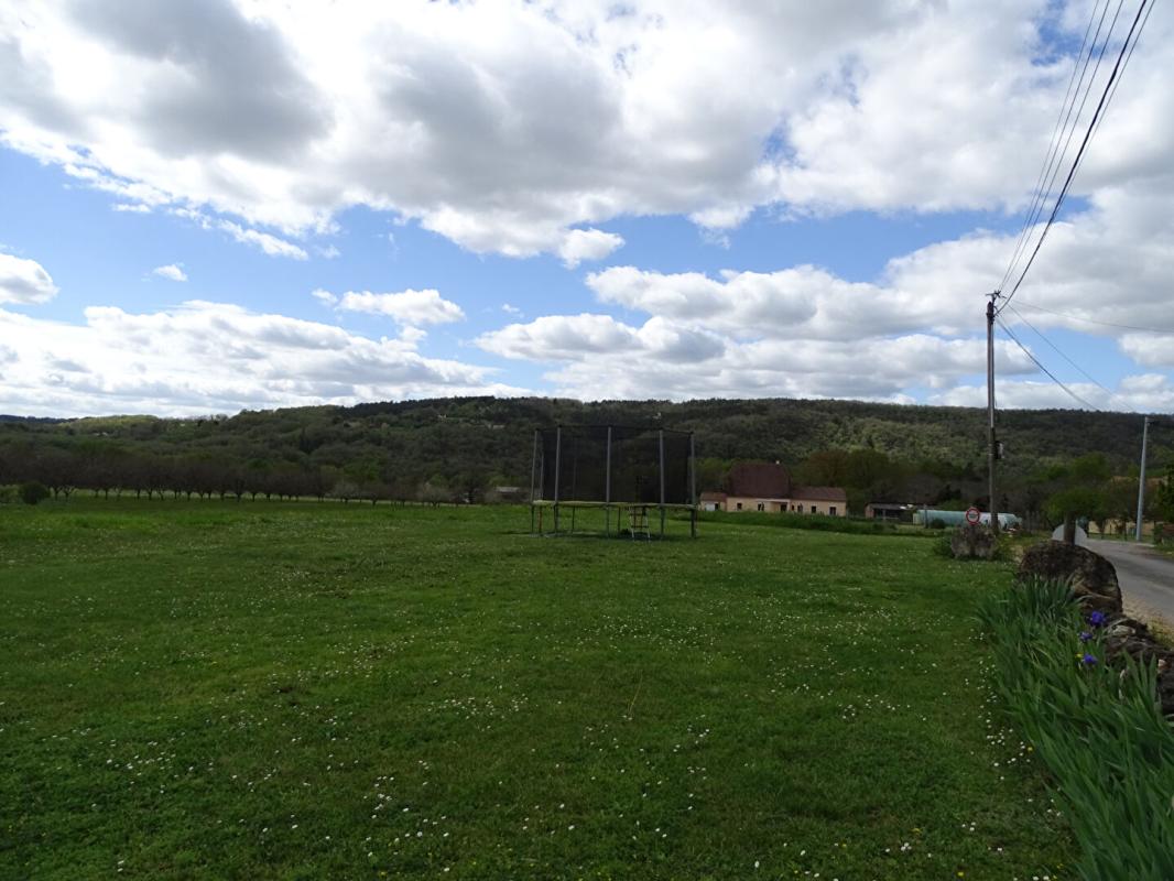 SAINT-LEON-SUR-VEZERE Ensemble immobilier Saint Leon Sur Vézère 8 pièce(s) 210.48 m2 17