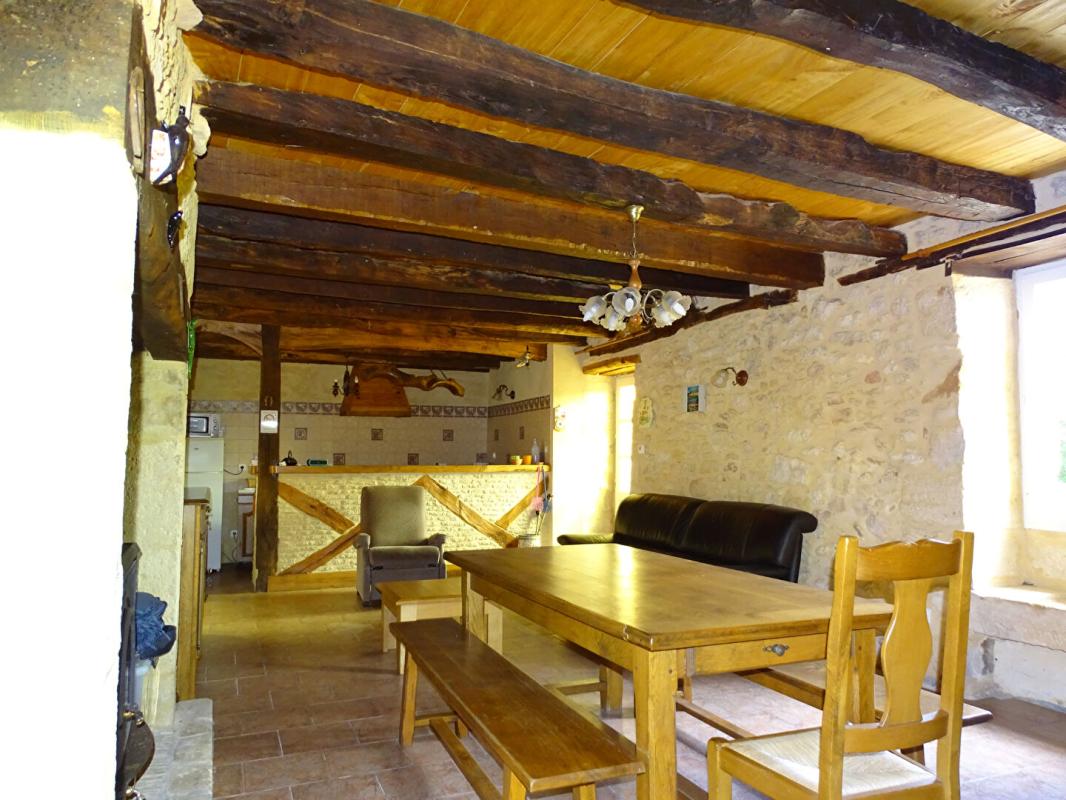 SAINT-LEON-SUR-VEZERE Ensemble immobilier Saint Leon Sur Vézère 8 pièce(s) 210.48 m2 2