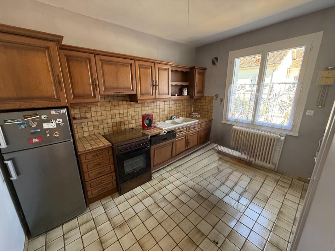 YZEURE Maison Yzeure 6 pièce(s) 7