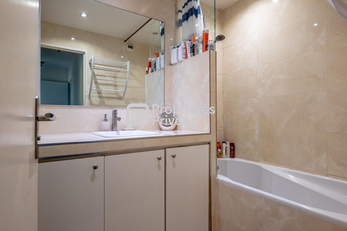 VILLEJUIF Trois pièces avec balcon, parking dans un quartier recherché de Villejuif 11