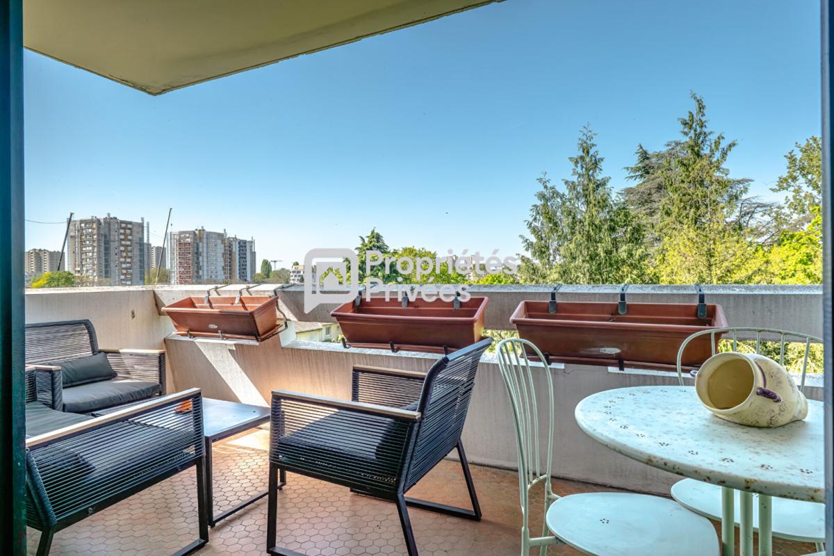 VILLEJUIF Trois pièces avec balcon, parking dans un quartier recherché de Villejuif 12