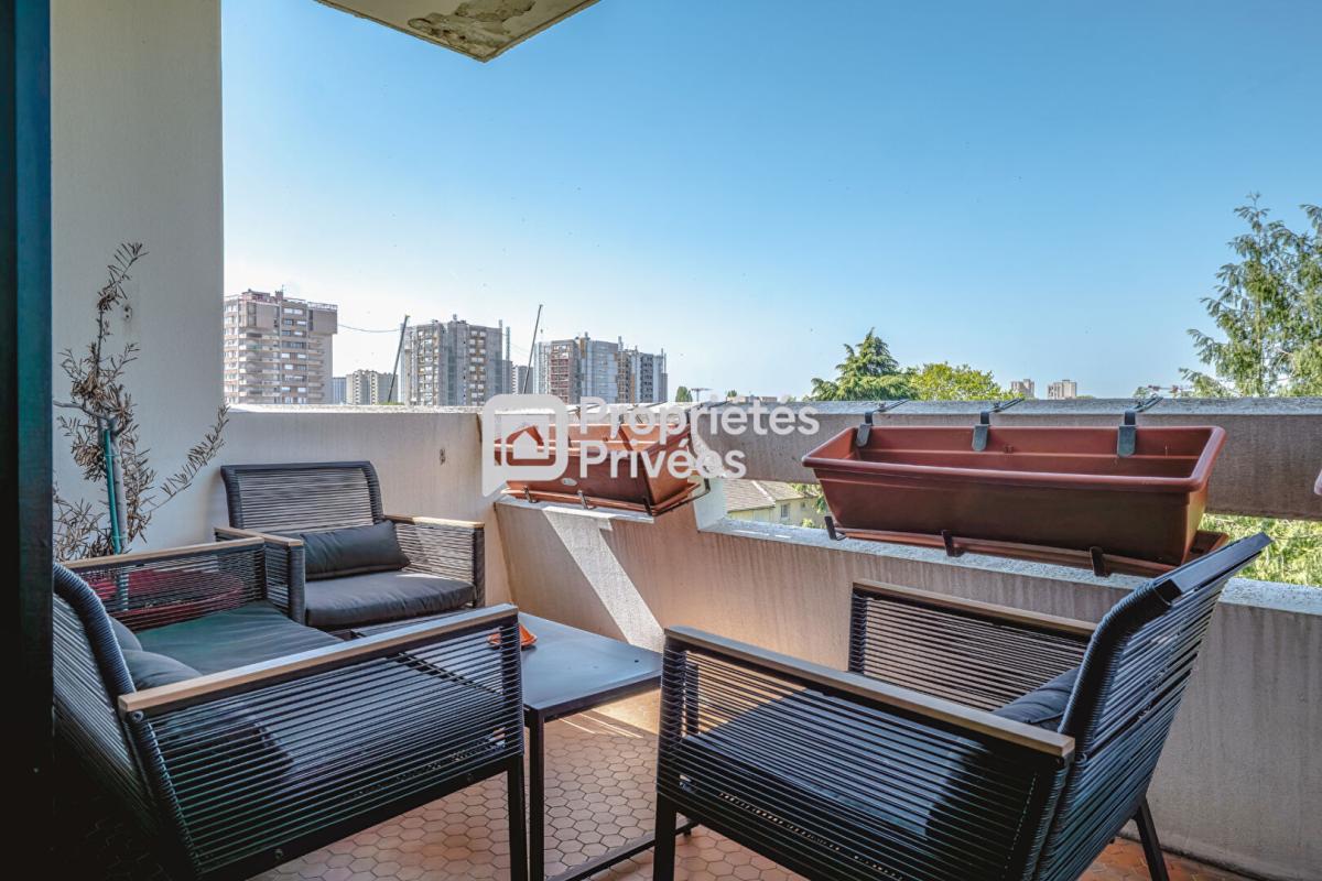 VILLEJUIF Trois pièces avec balcon, parking dans un quartier recherché de Villejuif 13